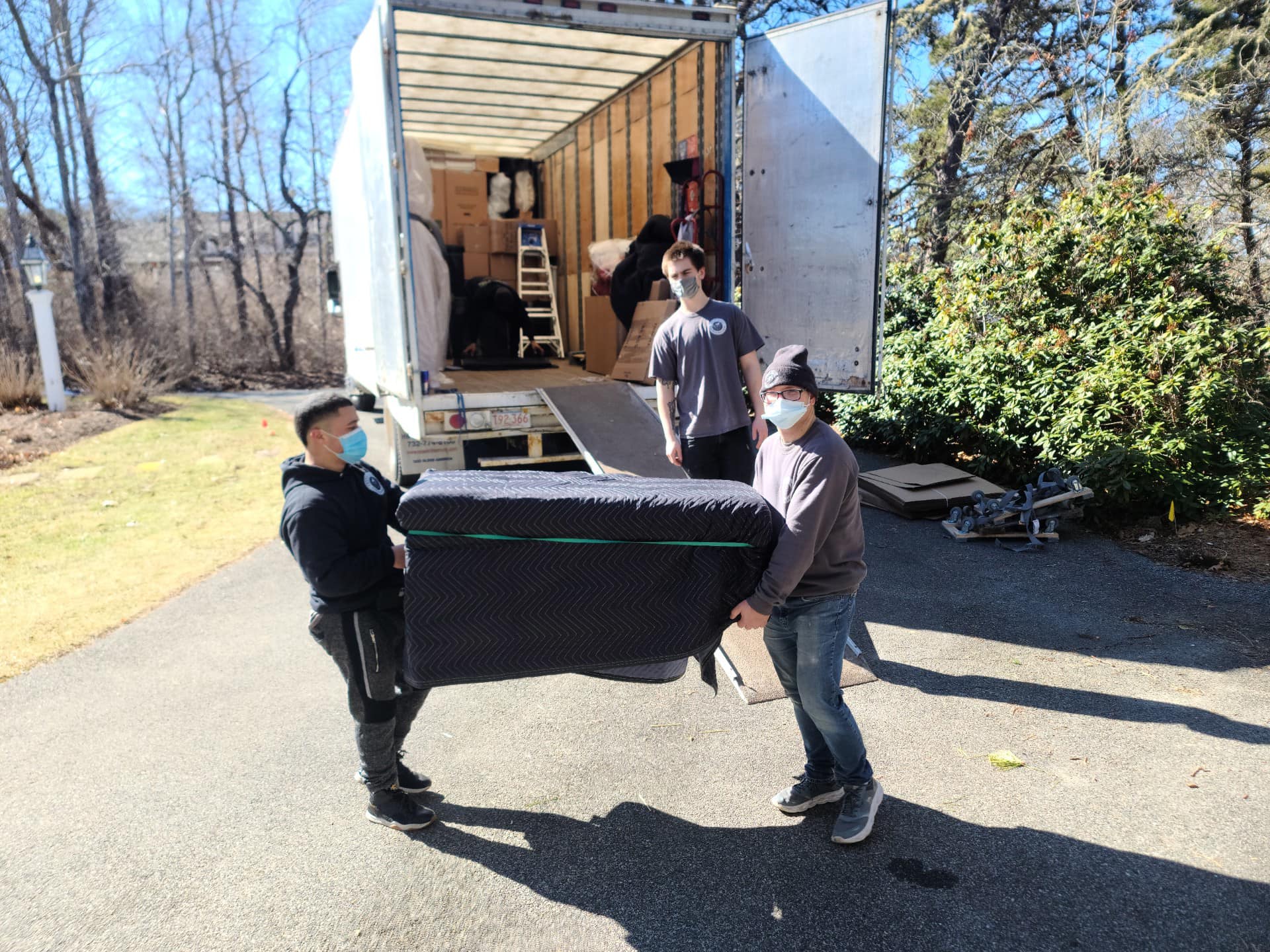 Stress-free packing and moving services in MA Top-notch packing and moving services in New Braintree, MA